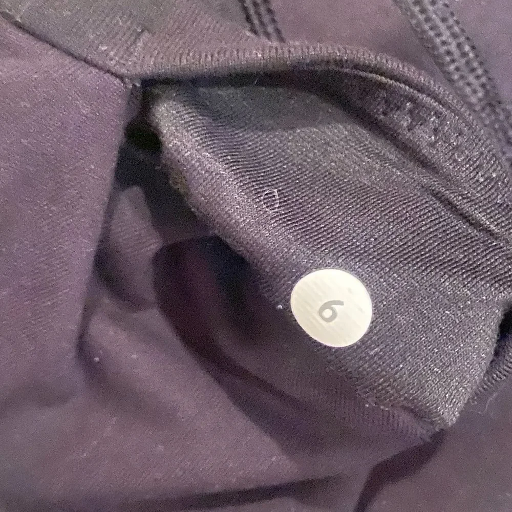 RARE EUC Lululemon Beyond Boundaries Pant Snake Print Leggings size 6 - Picture 8 of 8